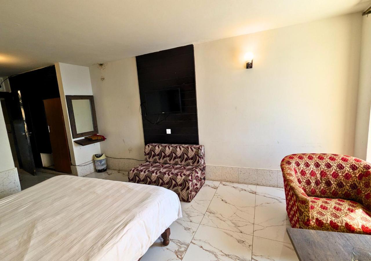 Grand Heights Hotel Murree Exterior foto